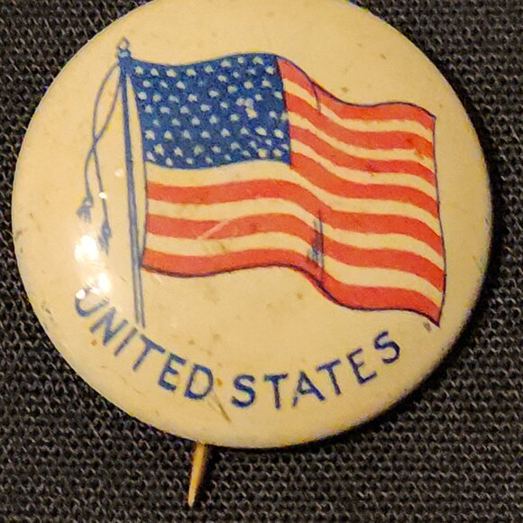 Antique ~ Vintage "AMERICAN FLAG" United States Pin ~ Button ~ Pinback - Picture 3 of 4